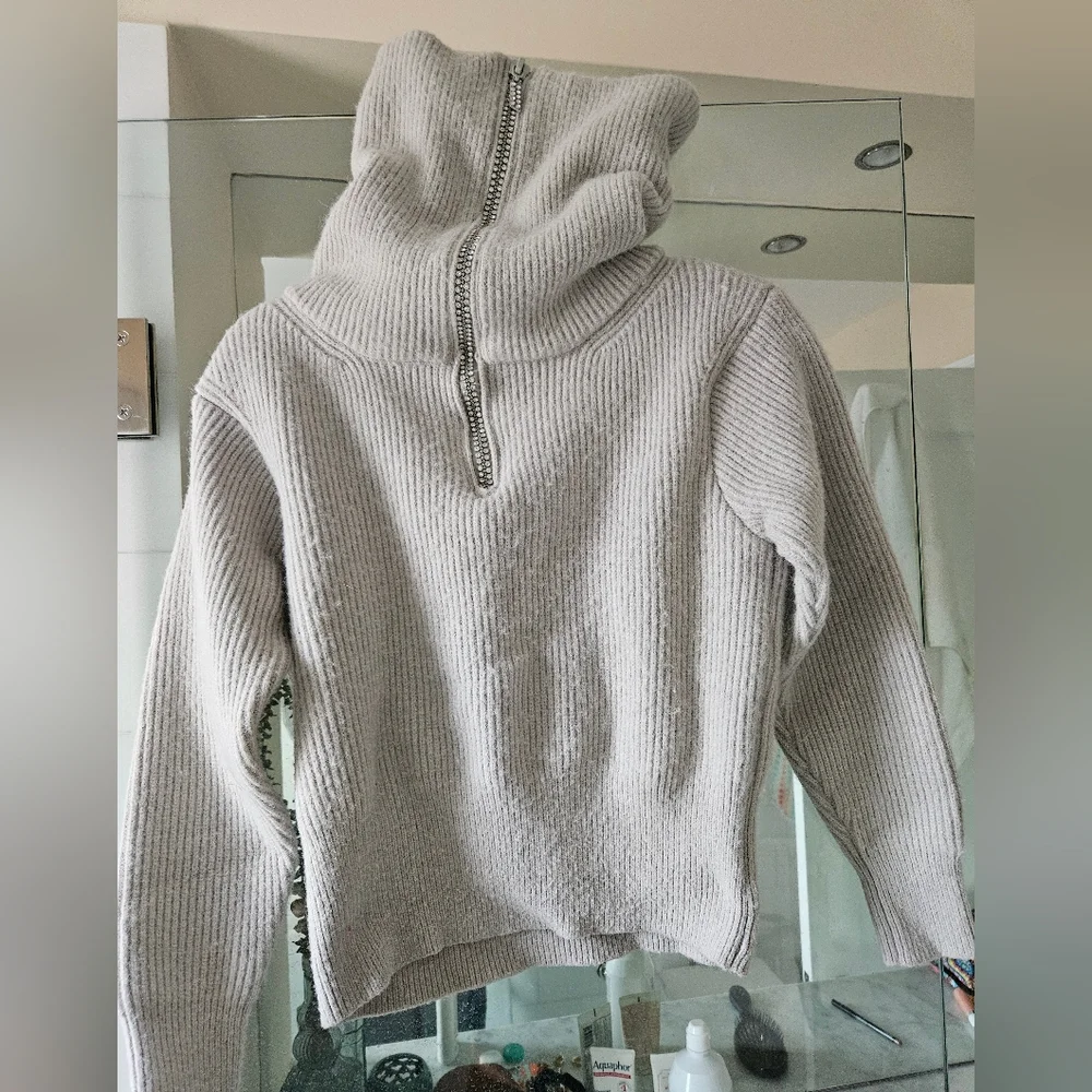 Grey Wool Sweater with rhinestones - size small - Picture 6 of 14